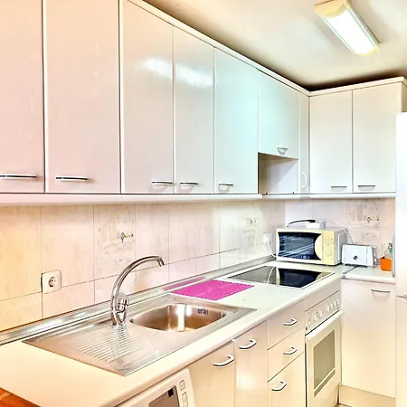 In Malaga With Sea And Mountain Views Апартаменти