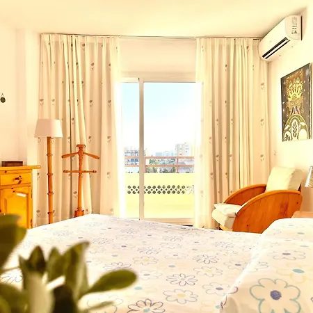 In Malaga With Sea And Mountain Views *