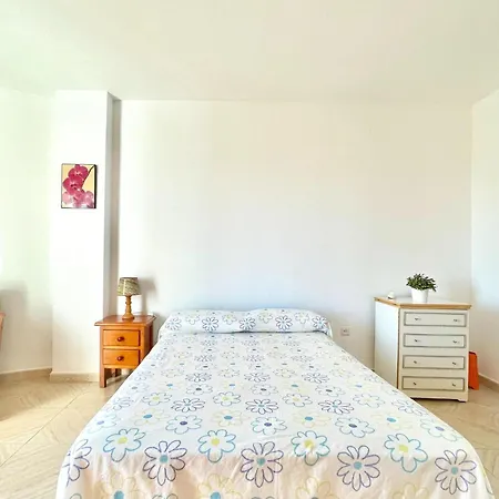 In Malaga With Sea And Mountain Views Апартаменти *